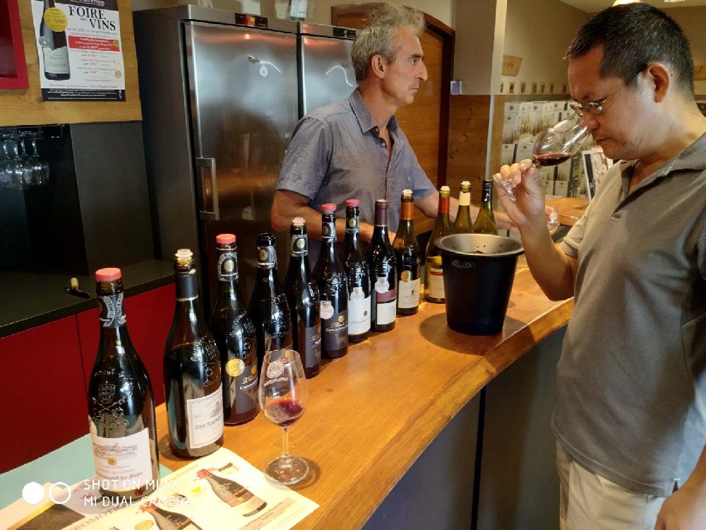 做進口紅酒代理生意要花多少錢？來看這里